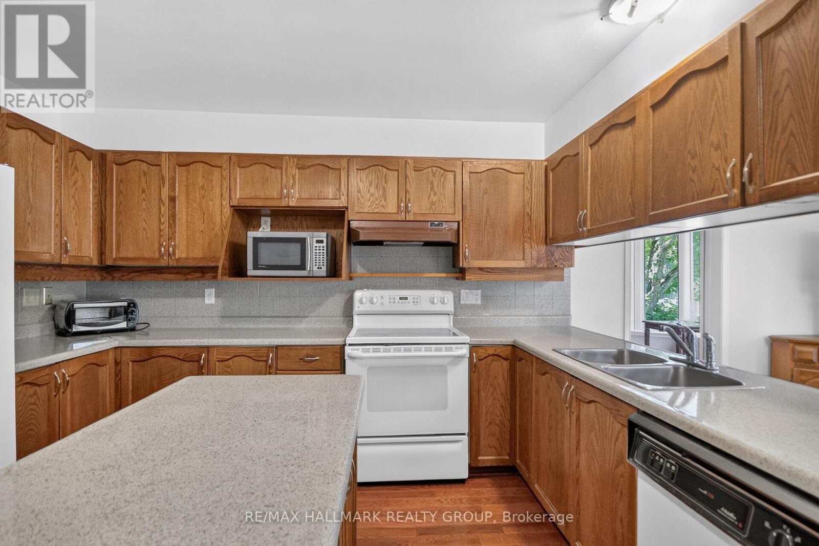 9 Halldorson Crescent, Ottawa, Ontario  K2K 2C3 - Photo 17 - X13457892