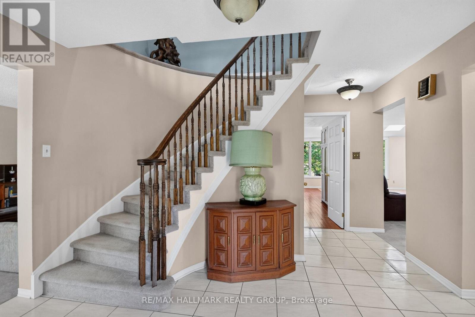 9 Halldorson Crescent, Ottawa, Ontario  K2K 2C3 - Photo 6 - X13457892
