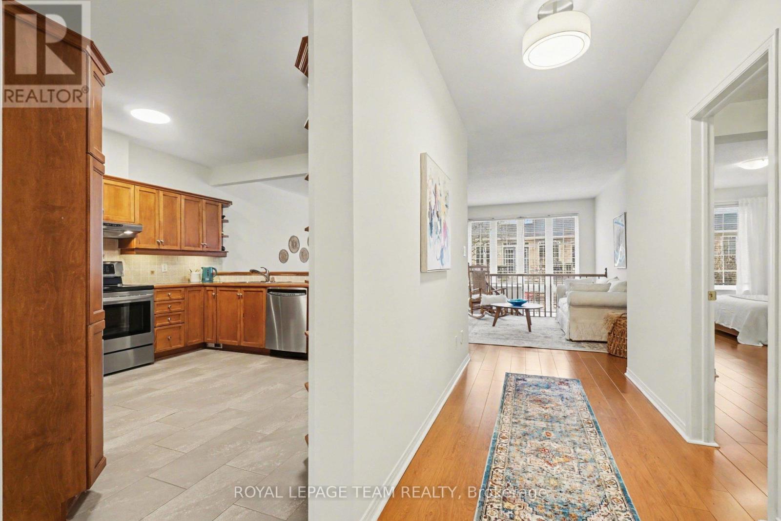 25 Sawchuk Terrace, Ottawa, Ontario  K2K 3H1 - Photo 2 - X13458556