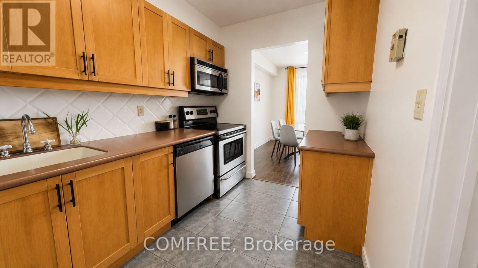 412 - 1 Massey Square, Toronto, Ontario  M4C 5L4 - Photo 6 - E13458954