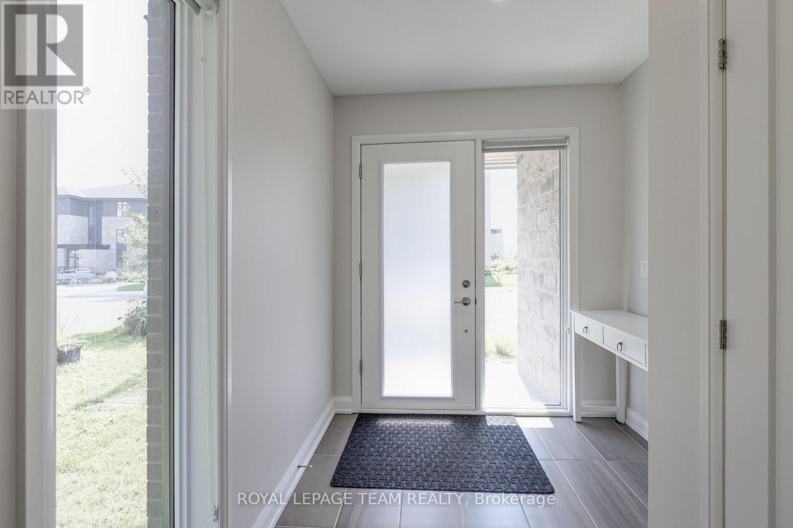 145 Boundstone Way, Ottawa, Ontario  K2T 0E2 - Photo 2 - X13459140
