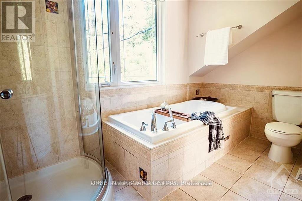 2077 Palmer Avenue, Ottawa, Ontario  K1H 5Z3 - Photo 15 - X13459262
