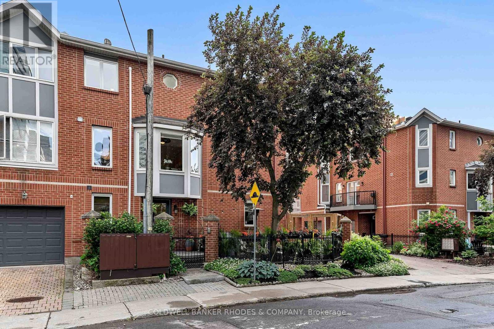 372 Lisgar Street, Ottawa, Ontario  K2P 2J3 - Photo 1 - X13459290