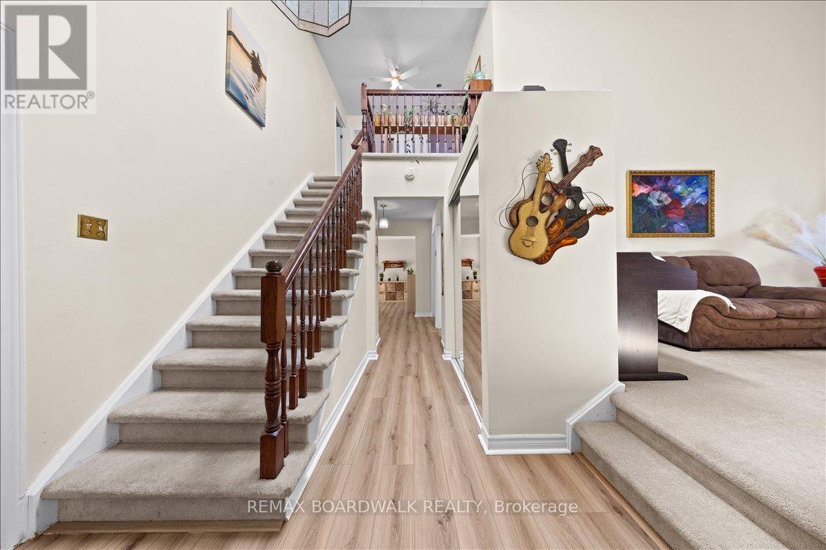 13 Pommel Crescent, Ottawa, Ontario  K2M 1A3 - Photo 3 - X13459298