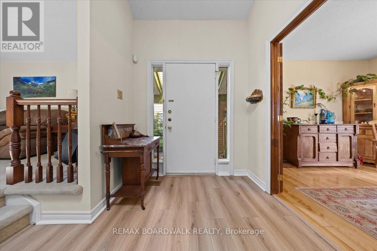 13 Pommel Crescent, Ottawa, Ontario  K2M 1A3 - Photo 4 - X13459298