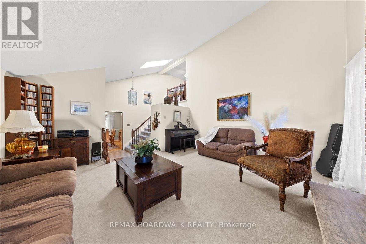 13 Pommel Crescent, Ottawa, Ontario  K2M 1A3 - Photo 7 - X13459298