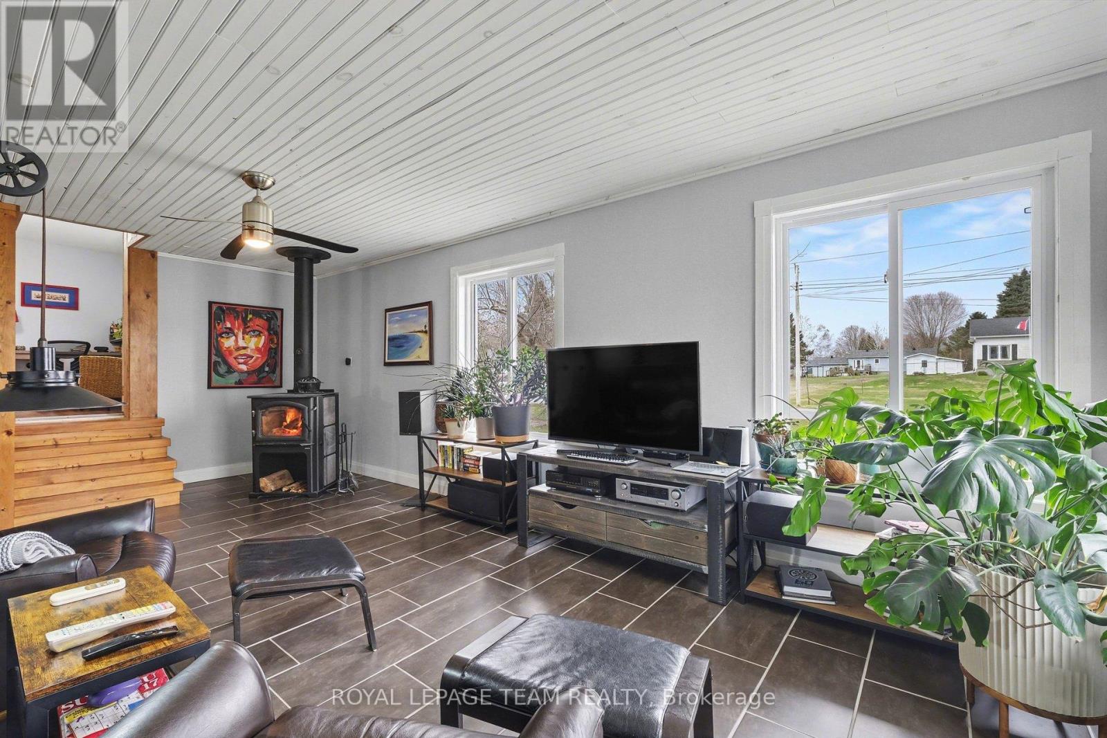 3041 Bridge Street, North Dundas, Ontario  K0E 1W0 - Photo 16 - X13459394
