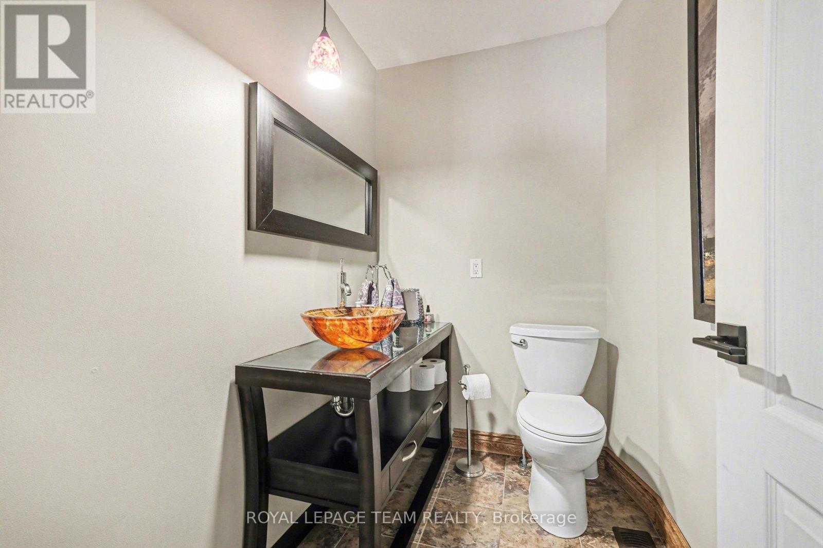 3041 Bridge Street, North Dundas, Ontario  K0E 1W0 - Photo 20 - X13459394