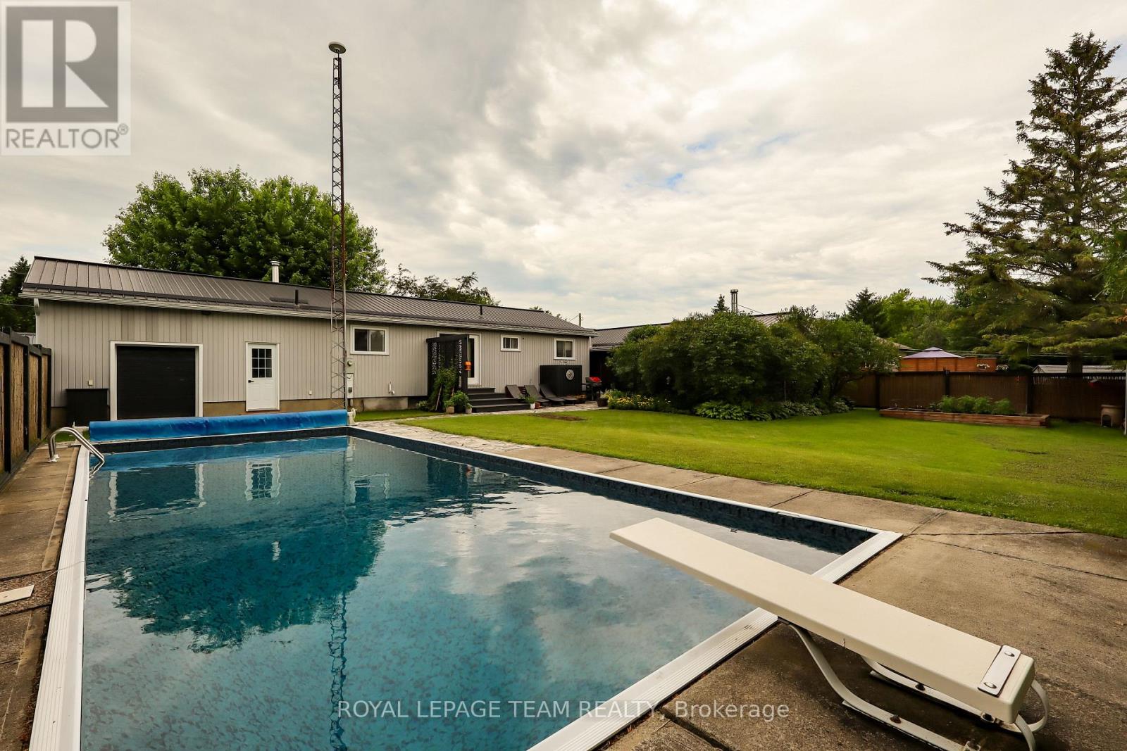 3041 Bridge Street, North Dundas, Ontario  K0E 1W0 - Photo 3 - X13459394
