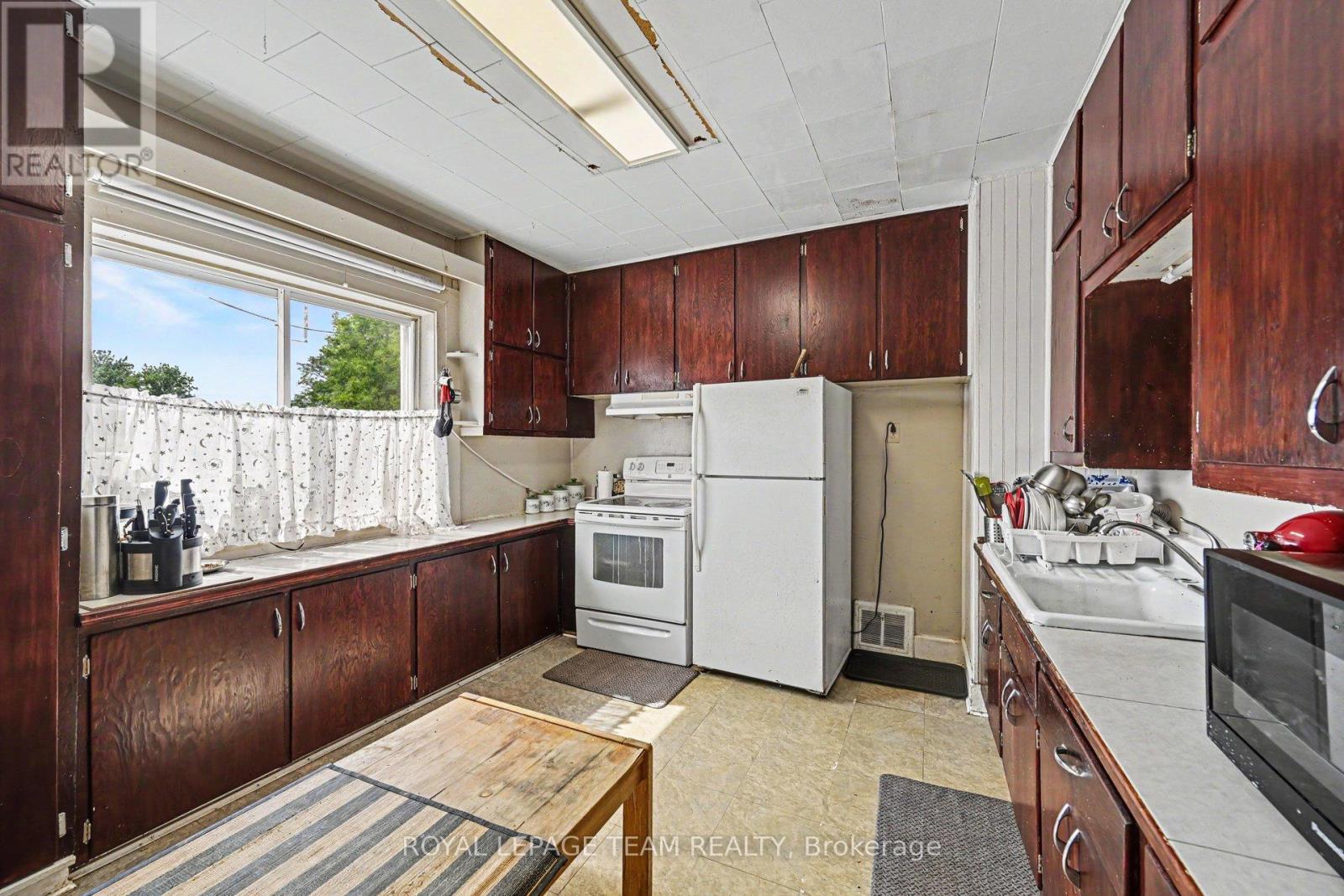2 Mohns Avenue, Petawawa, Ontario  K8H 2G4 - Photo 7 - X13459600