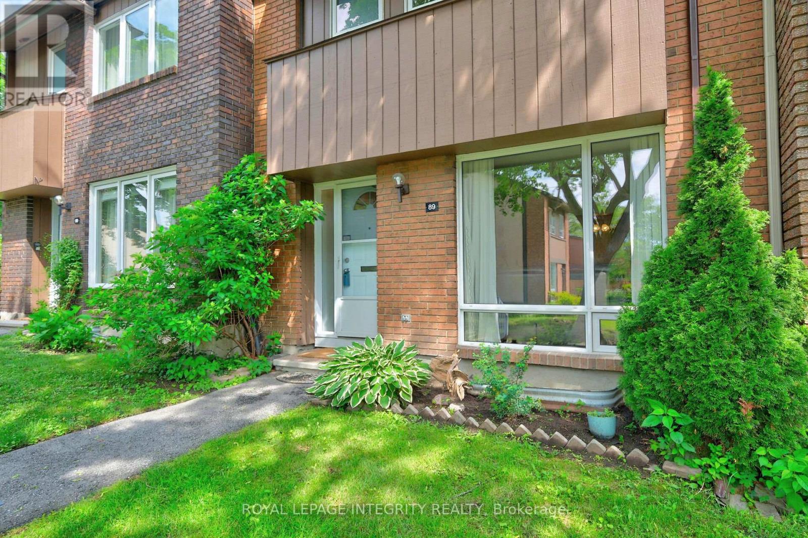 2111 MONTREAL ROAD, Ottawa, Ontario