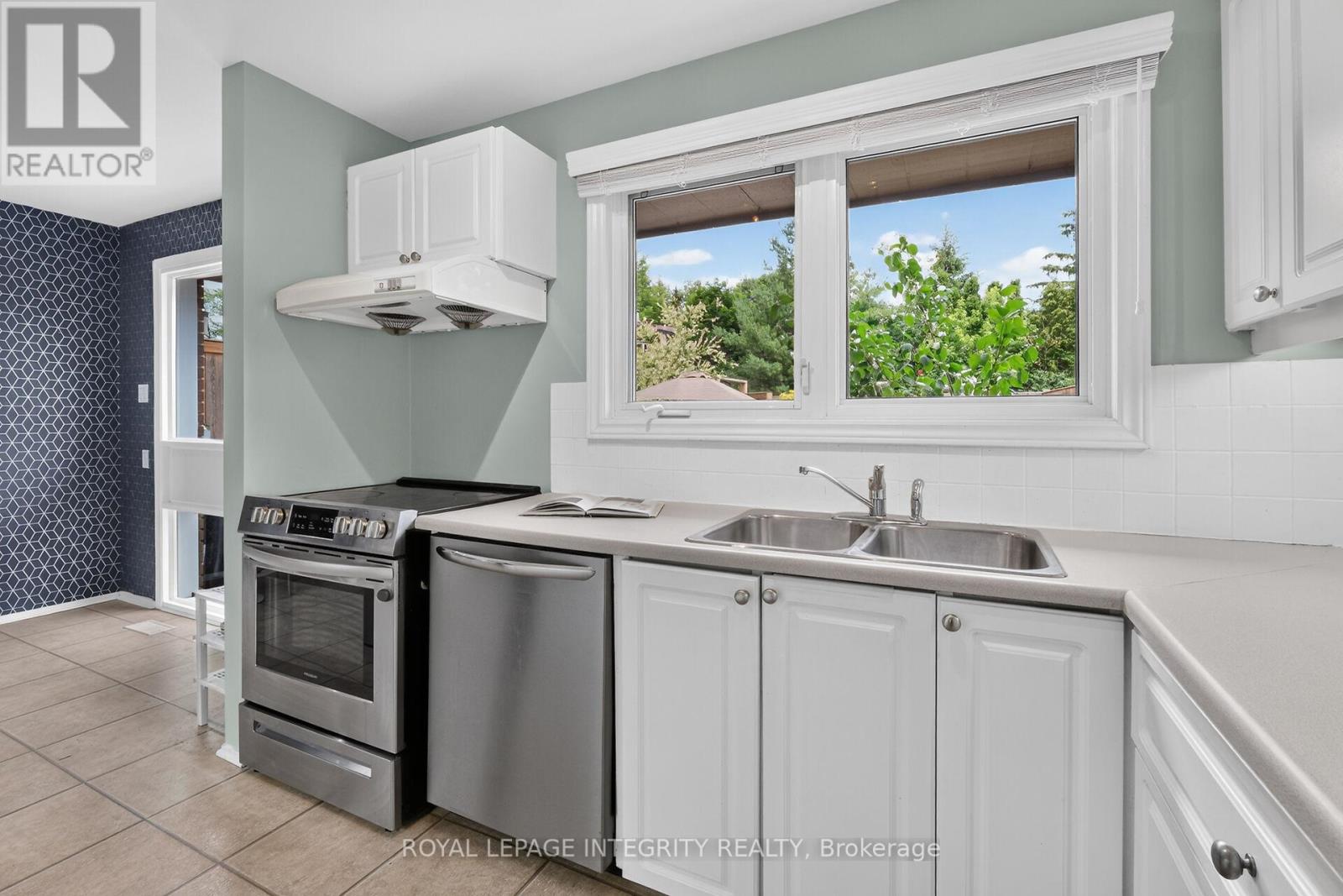 2111 Montreal Road, Ottawa, Ontario  K1J 8M8 - Photo 9 - X13459612
