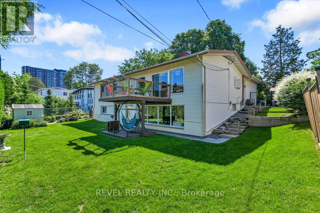 2555 Regina Street, Ottawa, Ontario  K2B 6X4 - Photo 2 - X13459744