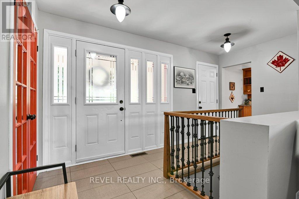 2555 Regina Street, Ottawa, Ontario  K2B 6X4 - Photo 4 - X13459744
