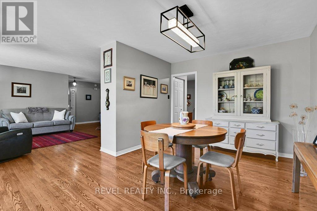 2555 Regina Street, Ottawa, Ontario  K2B 6X4 - Photo 8 - X13459744