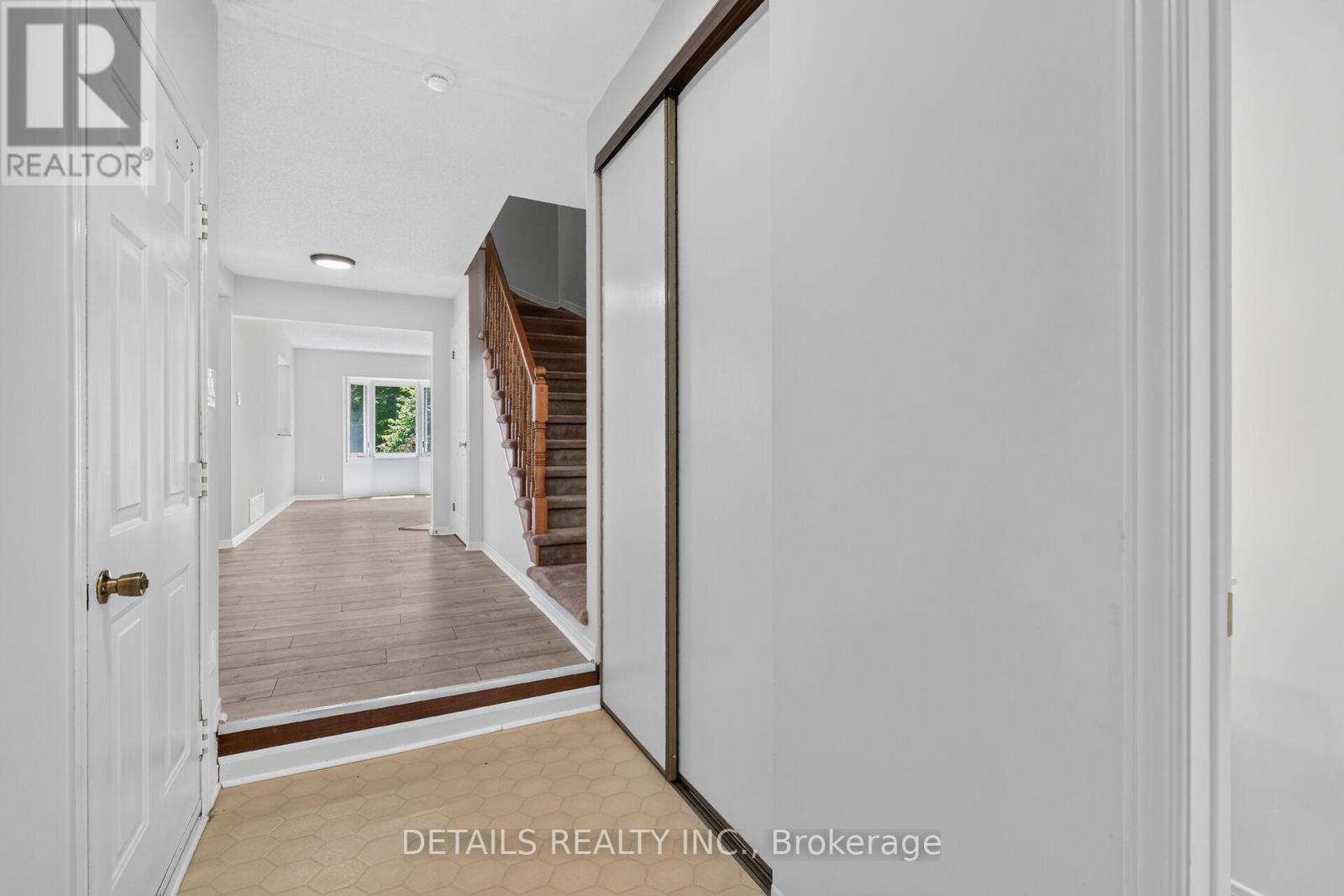 122 Ashpark Crescent, Ottawa, Ontario  K1T 3N6 - Photo 2 - X13459852