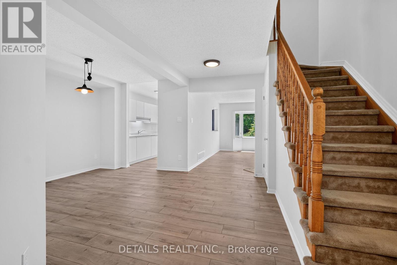 122 Ashpark Crescent, Ottawa, Ontario  K1T 3N6 - Photo 3 - X13459852