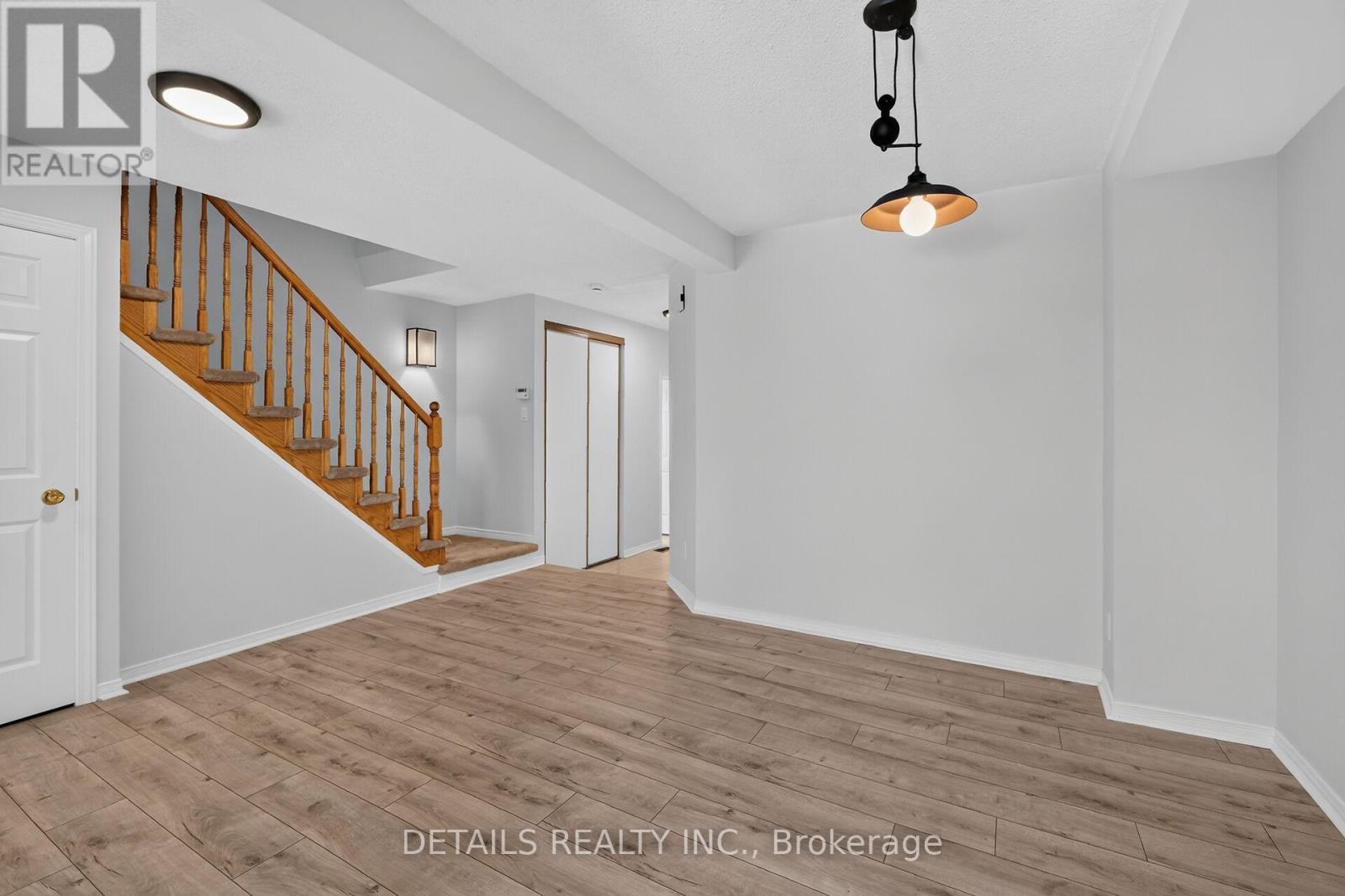 122 Ashpark Crescent, Ottawa, Ontario  K1T 3N6 - Photo 5 - X13459852