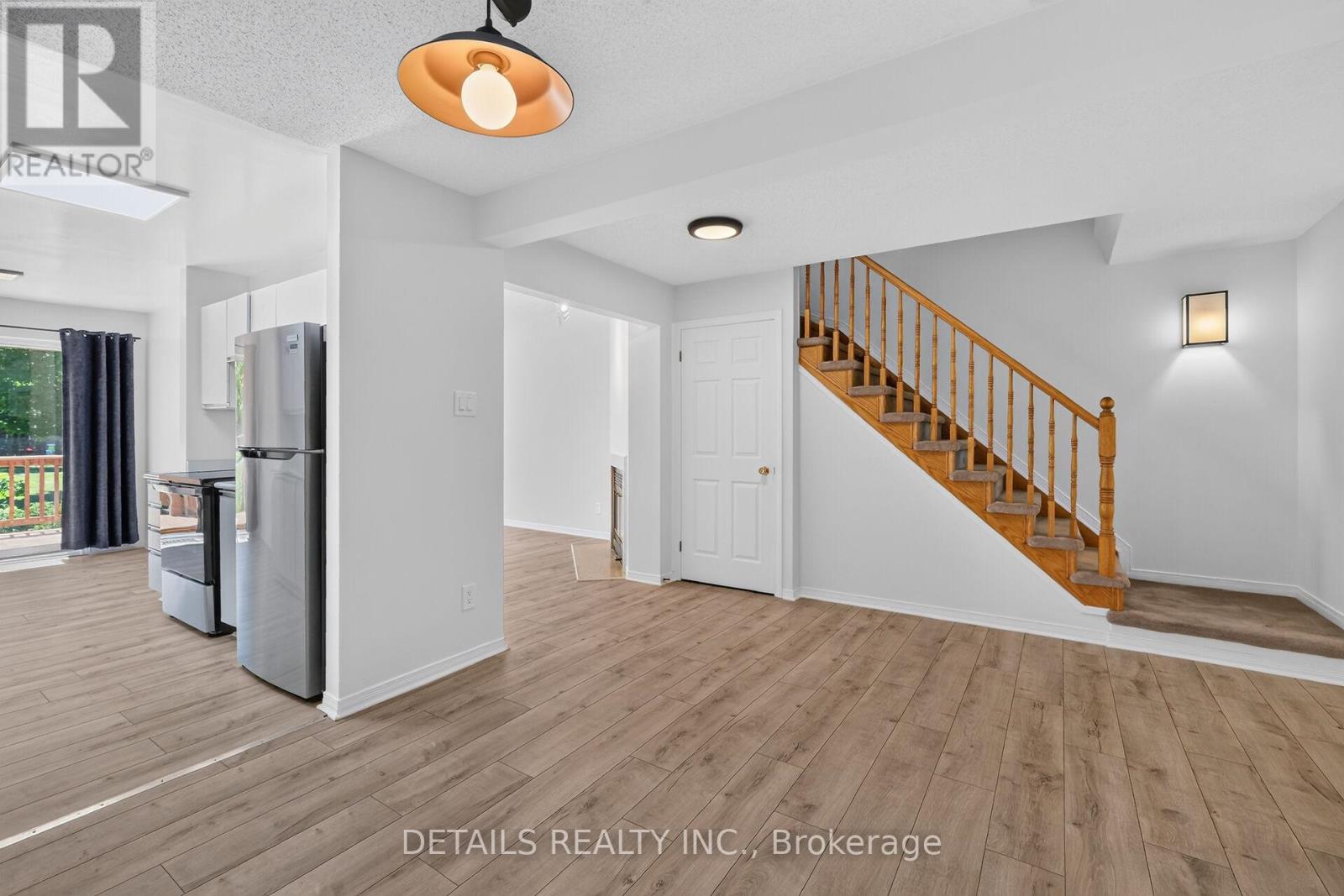 122 Ashpark Crescent, Ottawa, Ontario  K1T 3N6 - Photo 6 - X13459852