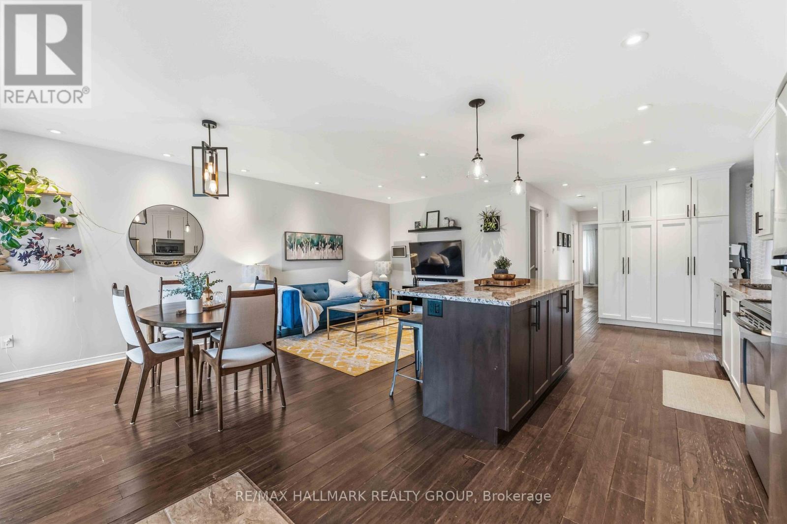 352 Mockingbird Drive, Ottawa, Ontario  K1E 2A7 - Photo 3 - X13459884