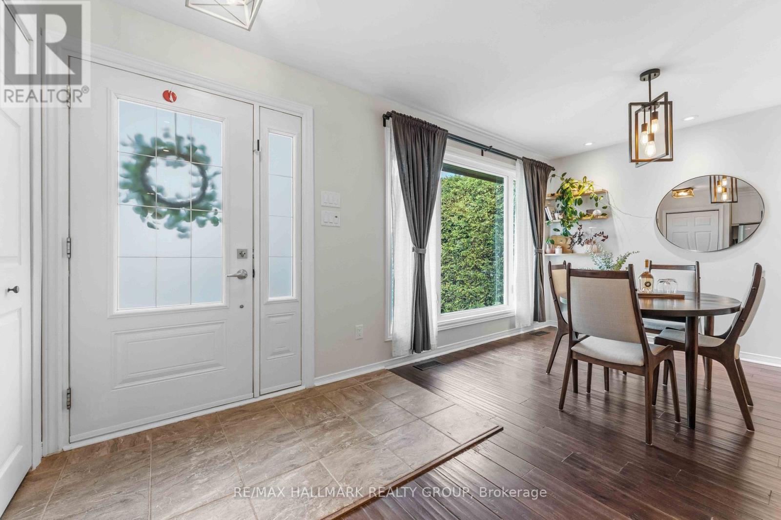 352 Mockingbird Drive, Ottawa, Ontario  K1E 2A7 - Photo 4 - X13459884