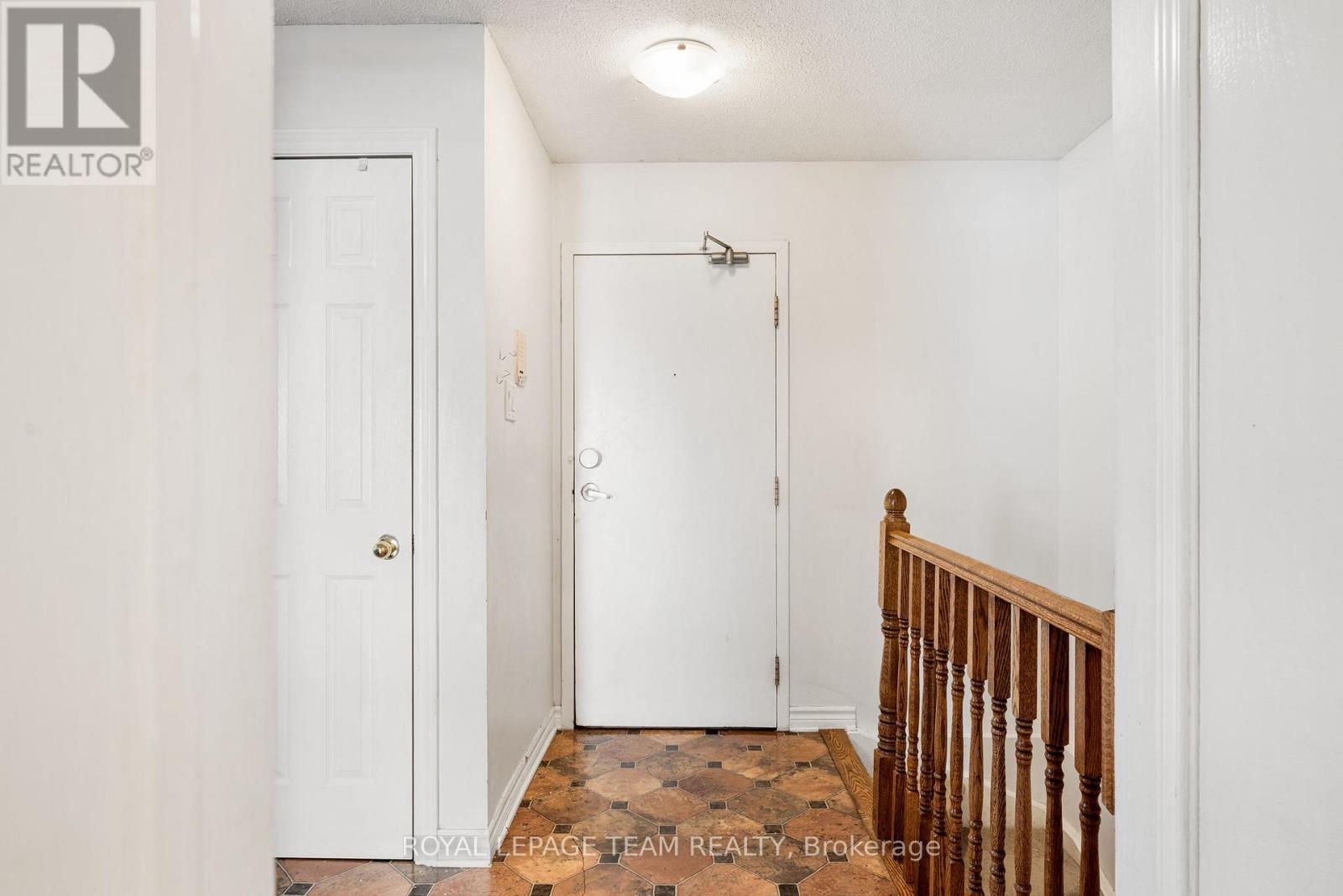 4 - 160 Fenerty Court, Ottawa, Ontario  K2L 3A7 - Photo 2 - X13460040