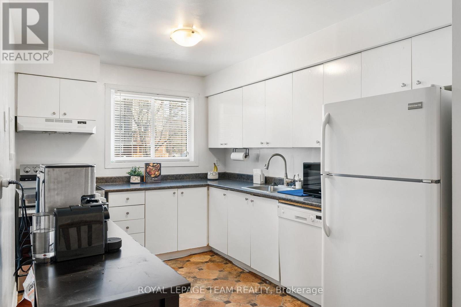 4 - 160 Fenerty Court, Ottawa, Ontario  K2L 3A7 - Photo 4 - X13460040
