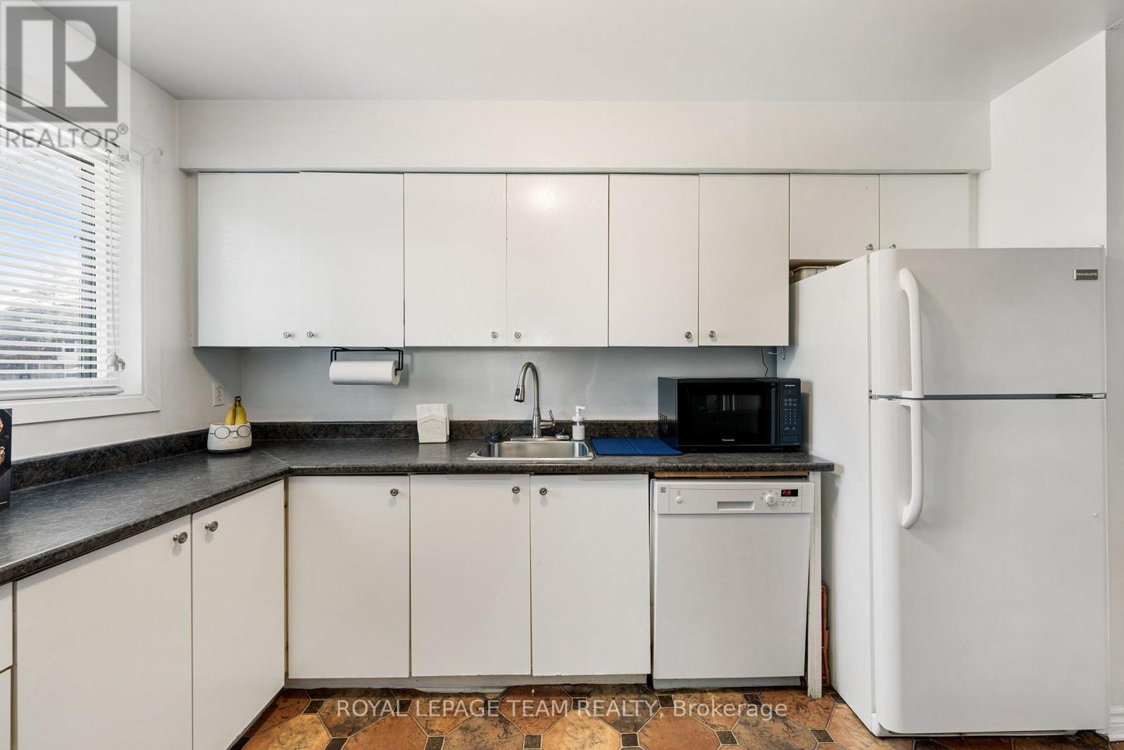 4 - 160 Fenerty Court, Ottawa, Ontario  K2L 3A7 - Photo 6 - X13460040