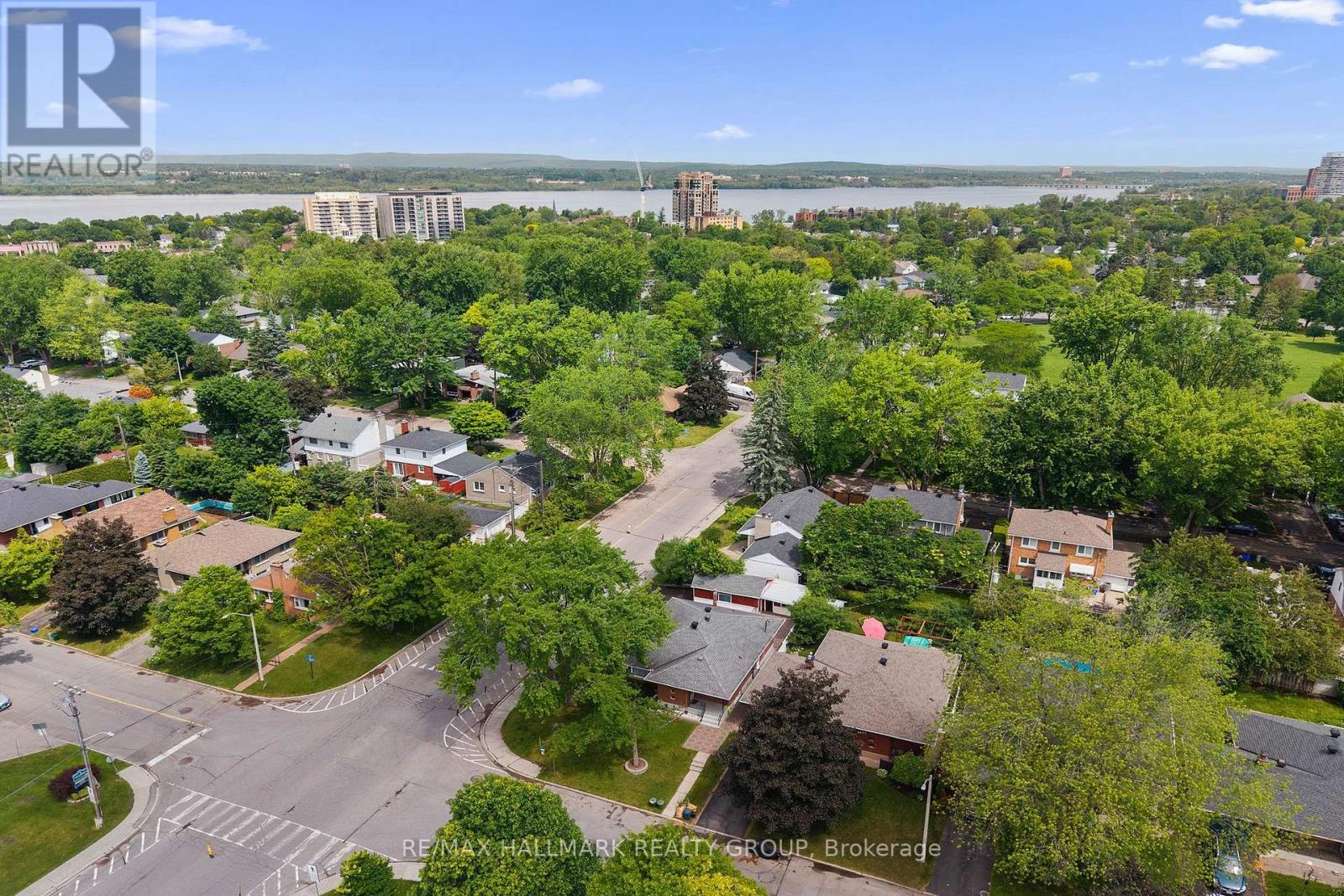 2075 Neepawa Avenue, Ottawa, Ontario  K2A 3L7 - Photo 1 - X13460068