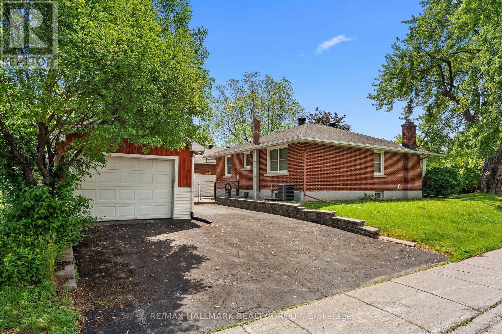 2075 Neepawa Avenue, Ottawa, Ontario  K2A 3L7 - Photo 12 - X13460068