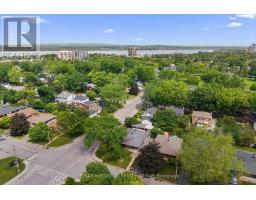 2075 NEEPAWA AVENUE, Ottawa, Ontario