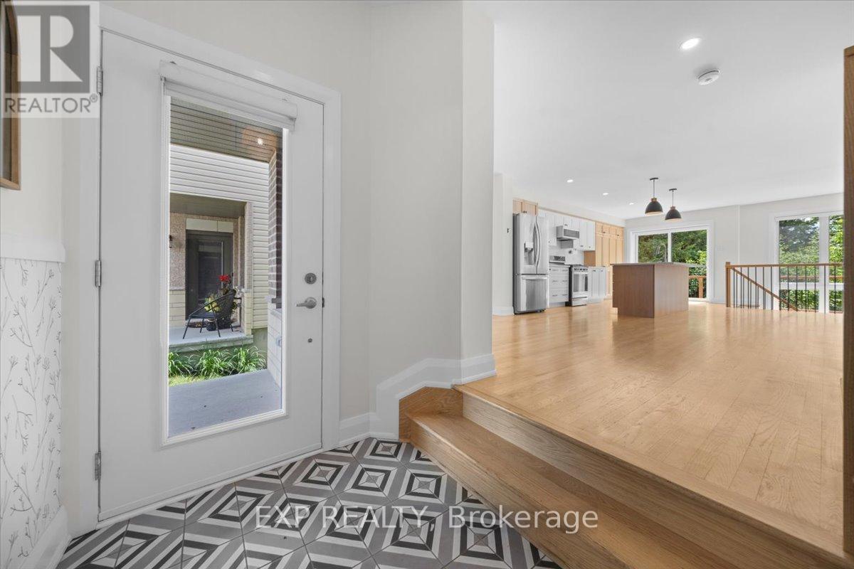 84 Porter Street, Ottawa, Ontario  K2S 2L8 - Photo 3 - X13460110