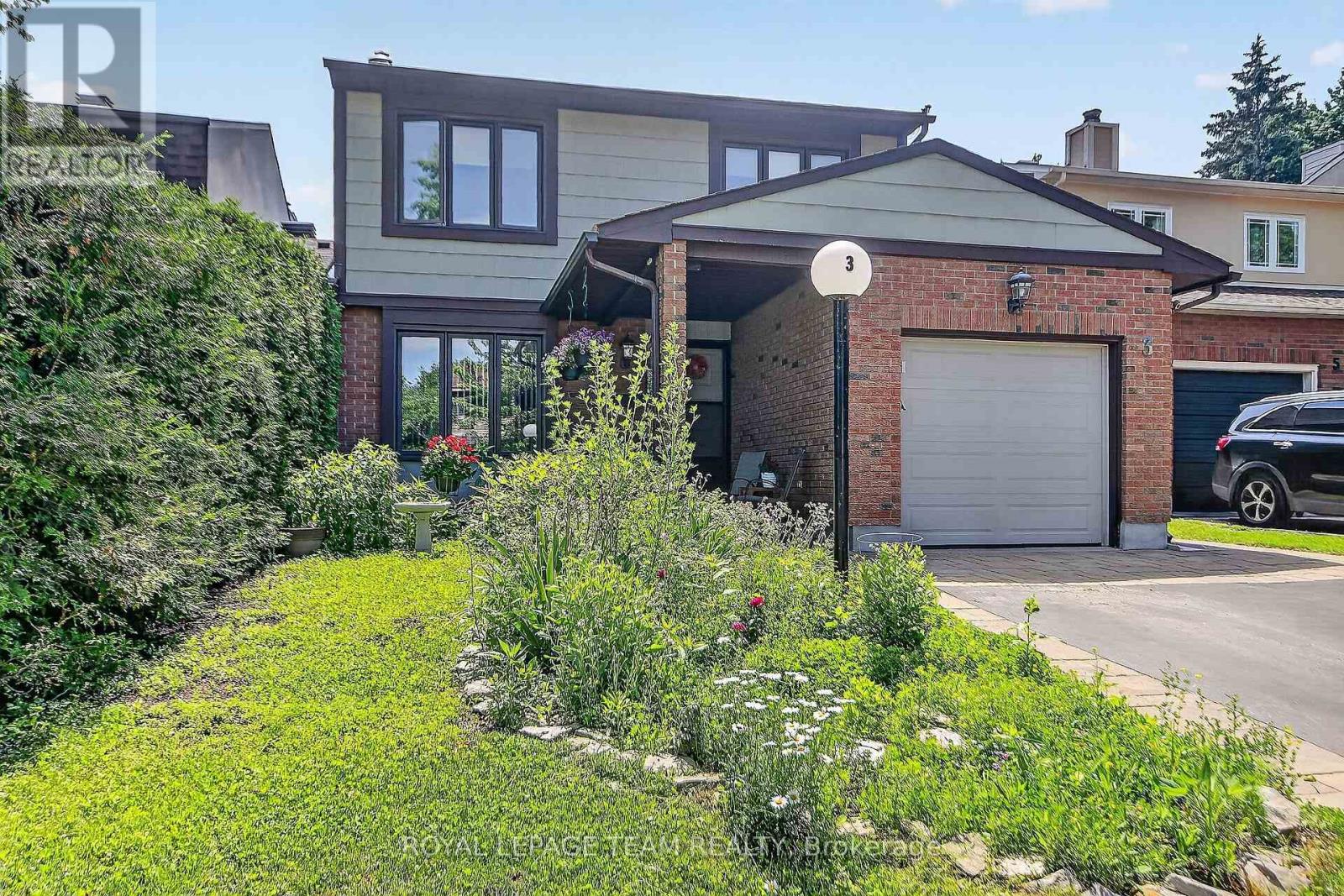 3 HAYWOOD CRESCENT, Ottawa, Ontario