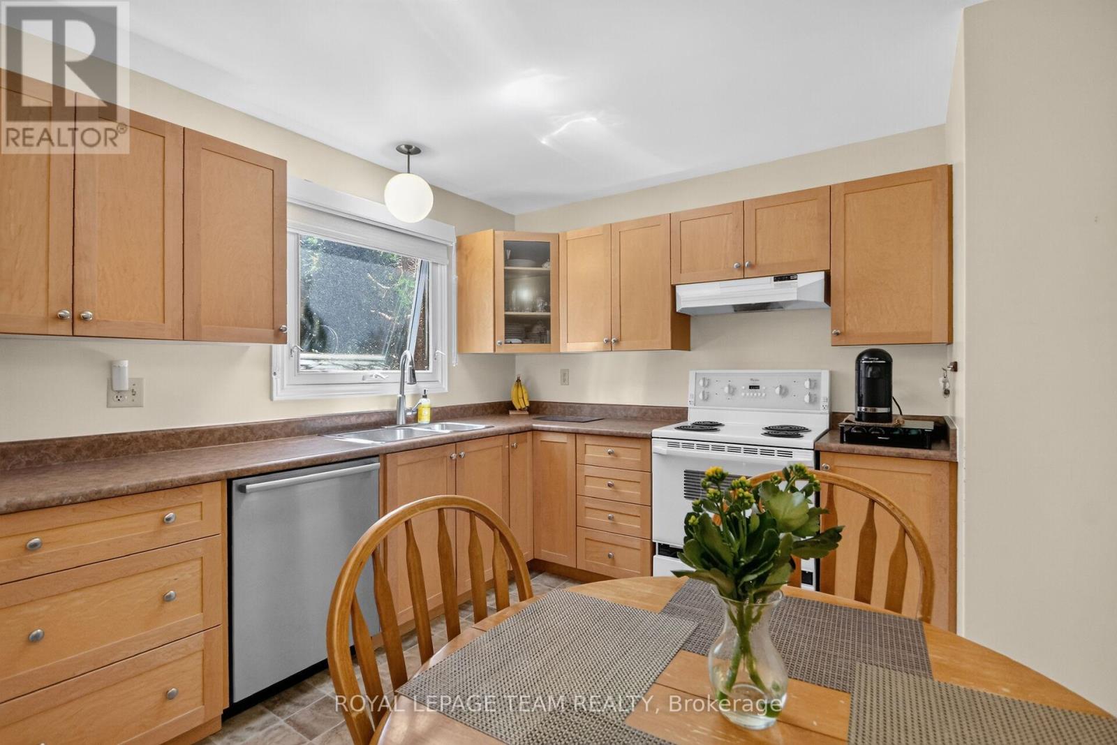 3 Haywood Crescent, Ottawa, Ontario  K2L 2J3 - Photo 13 - X13460182