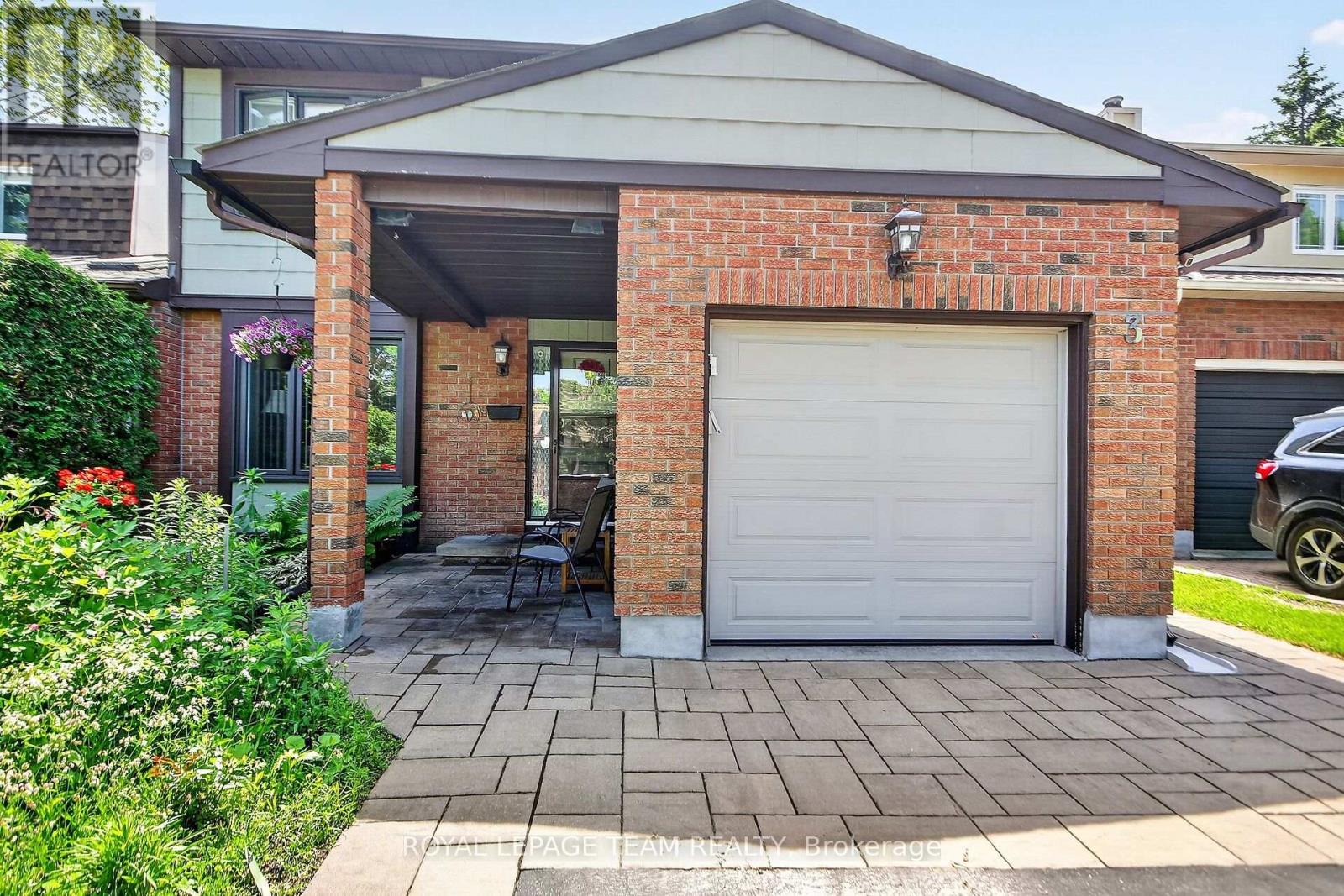 3 Haywood Crescent, Ottawa, Ontario  K2L 2J3 - Photo 2 - X13460182