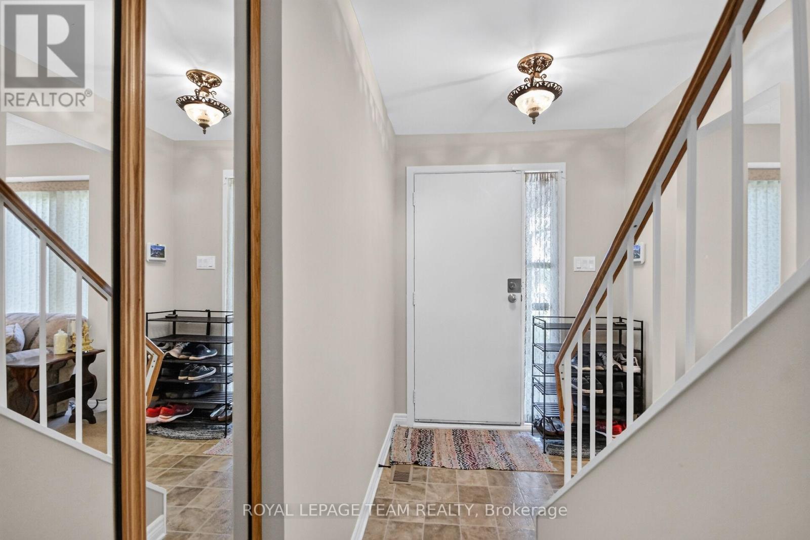 3 Haywood Crescent, Ottawa, Ontario  K2L 2J3 - Photo 4 - X13460182