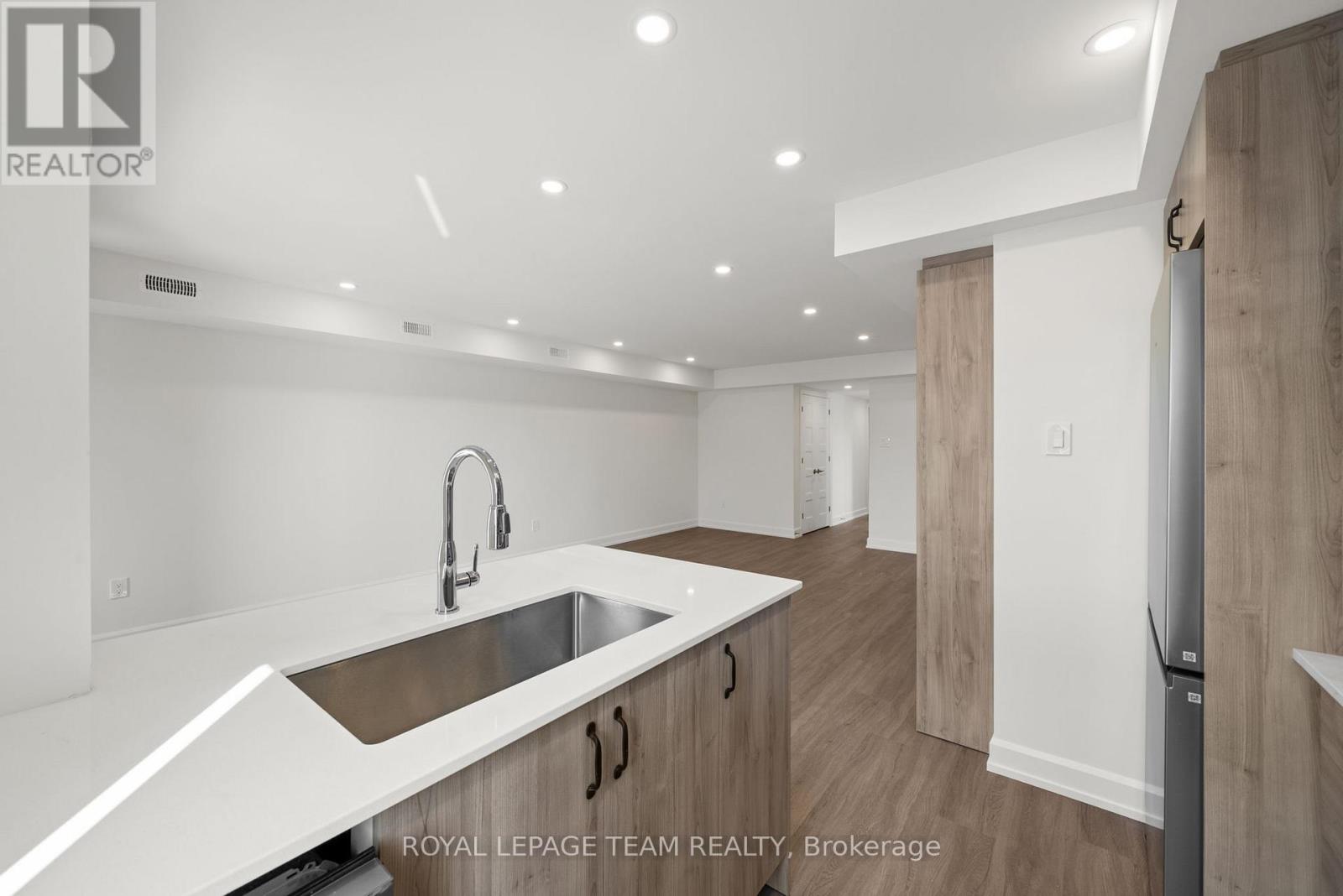 Upper - 998 Hollington Street, Ottawa, Ontario  K1Z 7Z9 - Photo 13 - X13460280