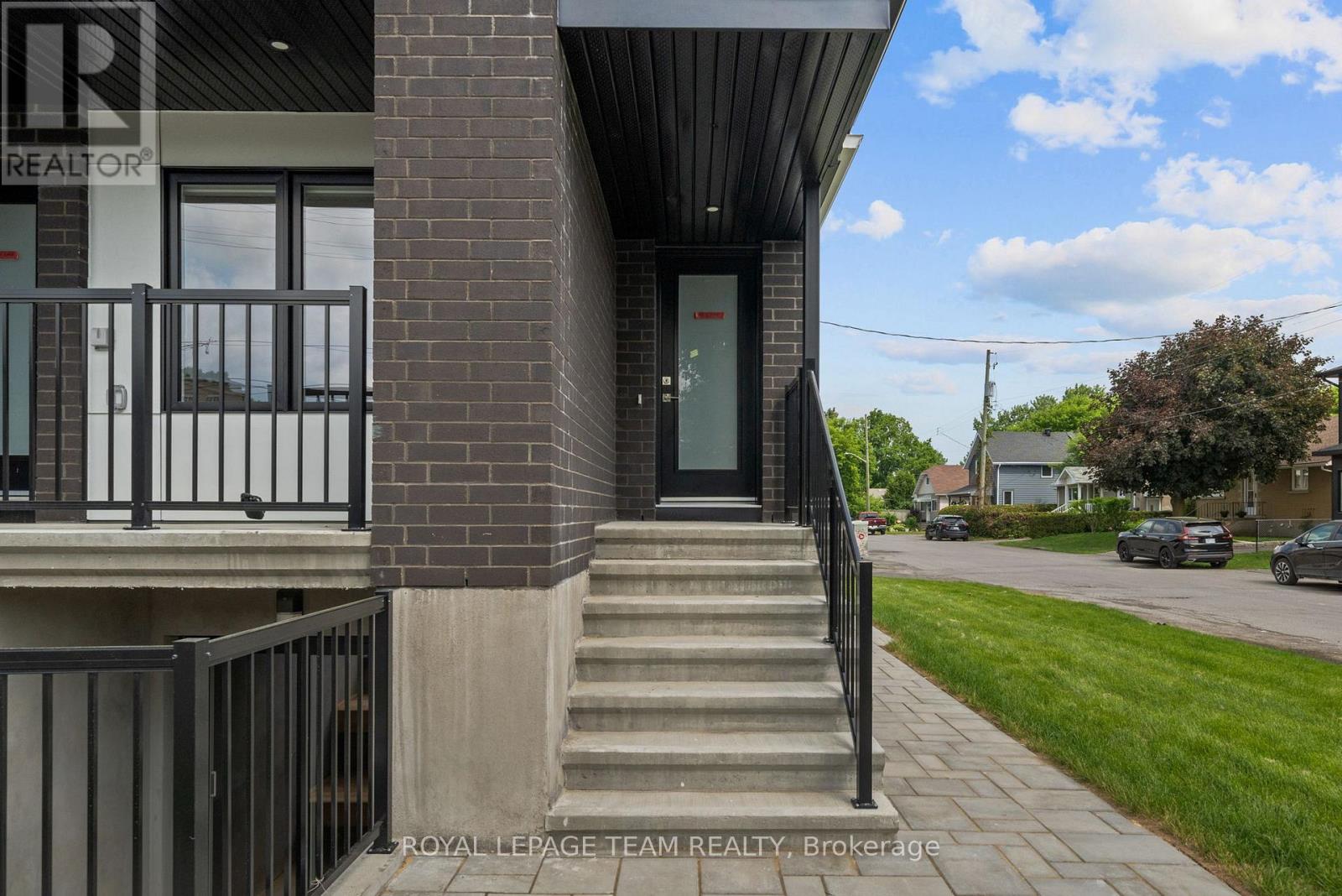 Upper - 998 Hollington Street, Ottawa, Ontario  K1Z 7Z9 - Photo 3 - X13460280