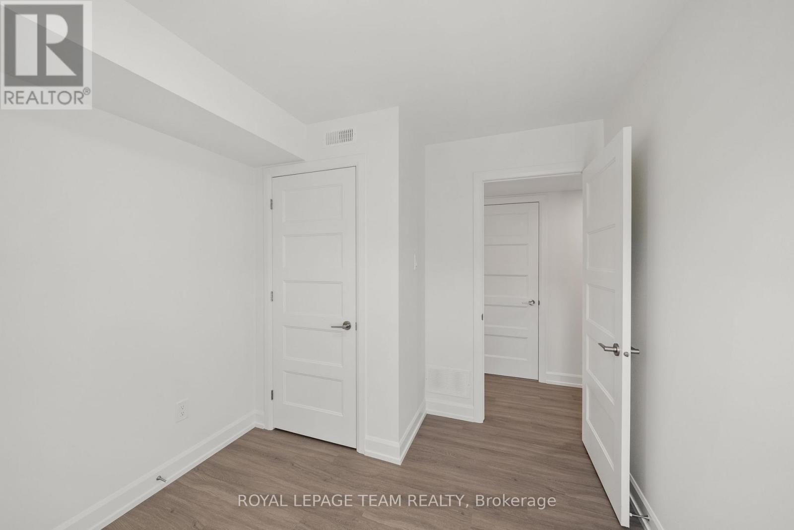 Main - 998 Hollington Street, Ottawa, Ontario  K1Z 6K6 - Photo 23 - X13460316