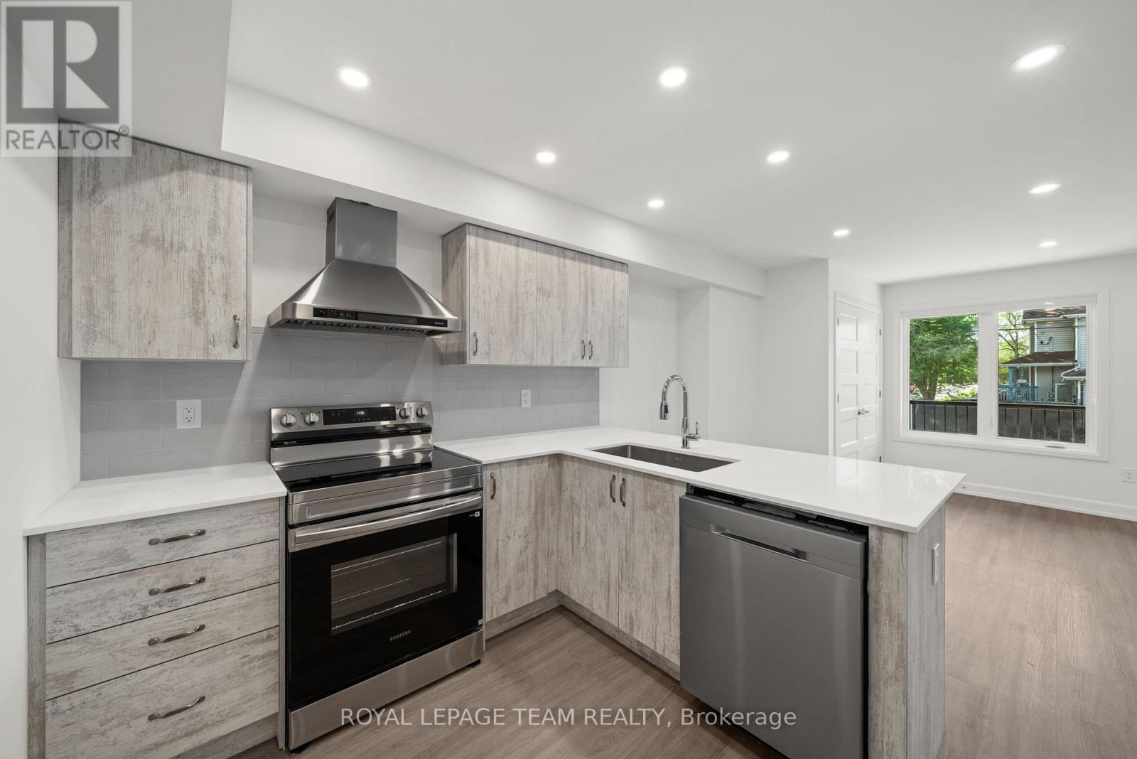 Main - 998 Hollington Street, Ottawa, Ontario  K1Z 6K6 - Photo 9 - X13460316