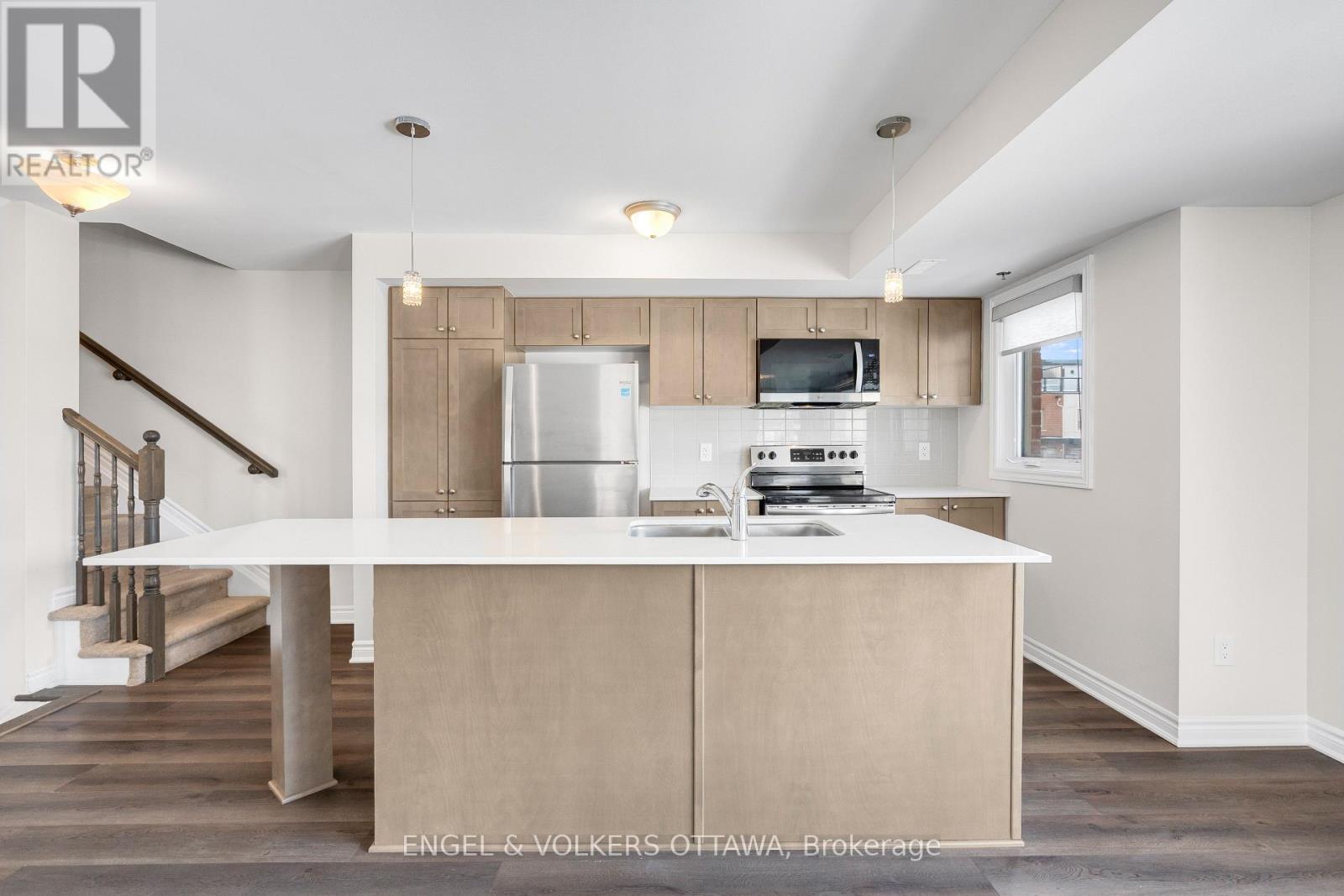 571 Ozawa Private, Ottawa, Ontario  K1K 4Z9 - Photo 12 - X13460320