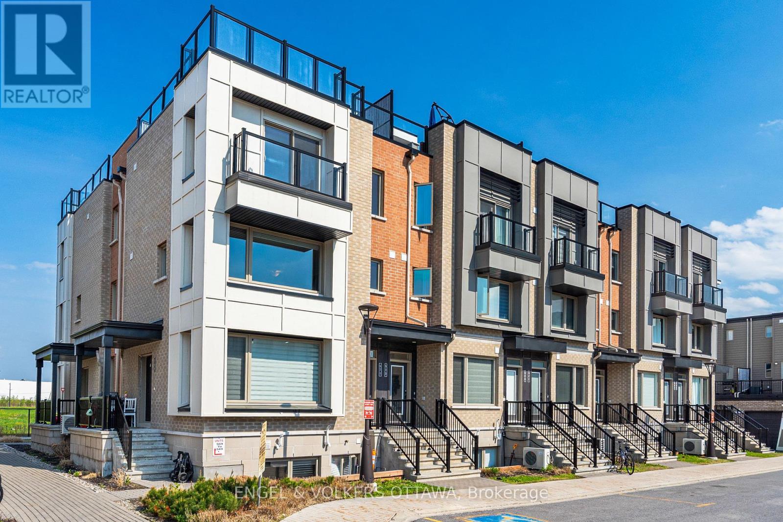 571 Ozawa Private, Ottawa, Ontario  K1K 4Z9 - Photo 2 - X13460320