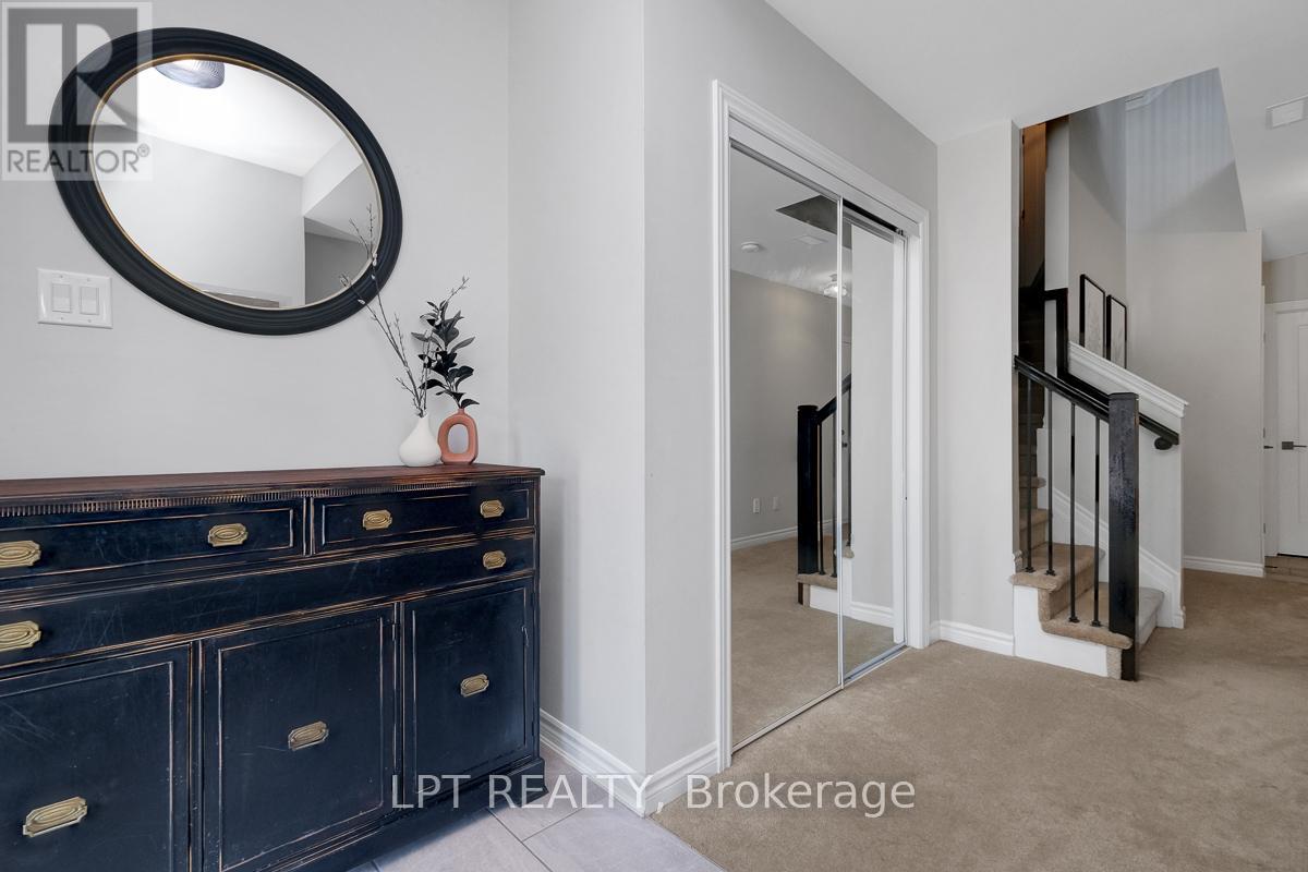 815 Kiniw Private, Ottawa, Ontario  K1K 4Z4 - Photo 2 - X13460334