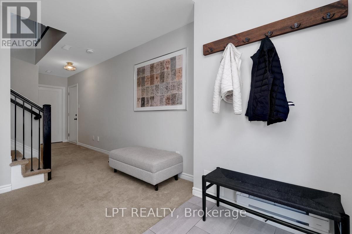 815 Kiniw Private, Ottawa, Ontario  K1K 4Z4 - Photo 3 - X13460334