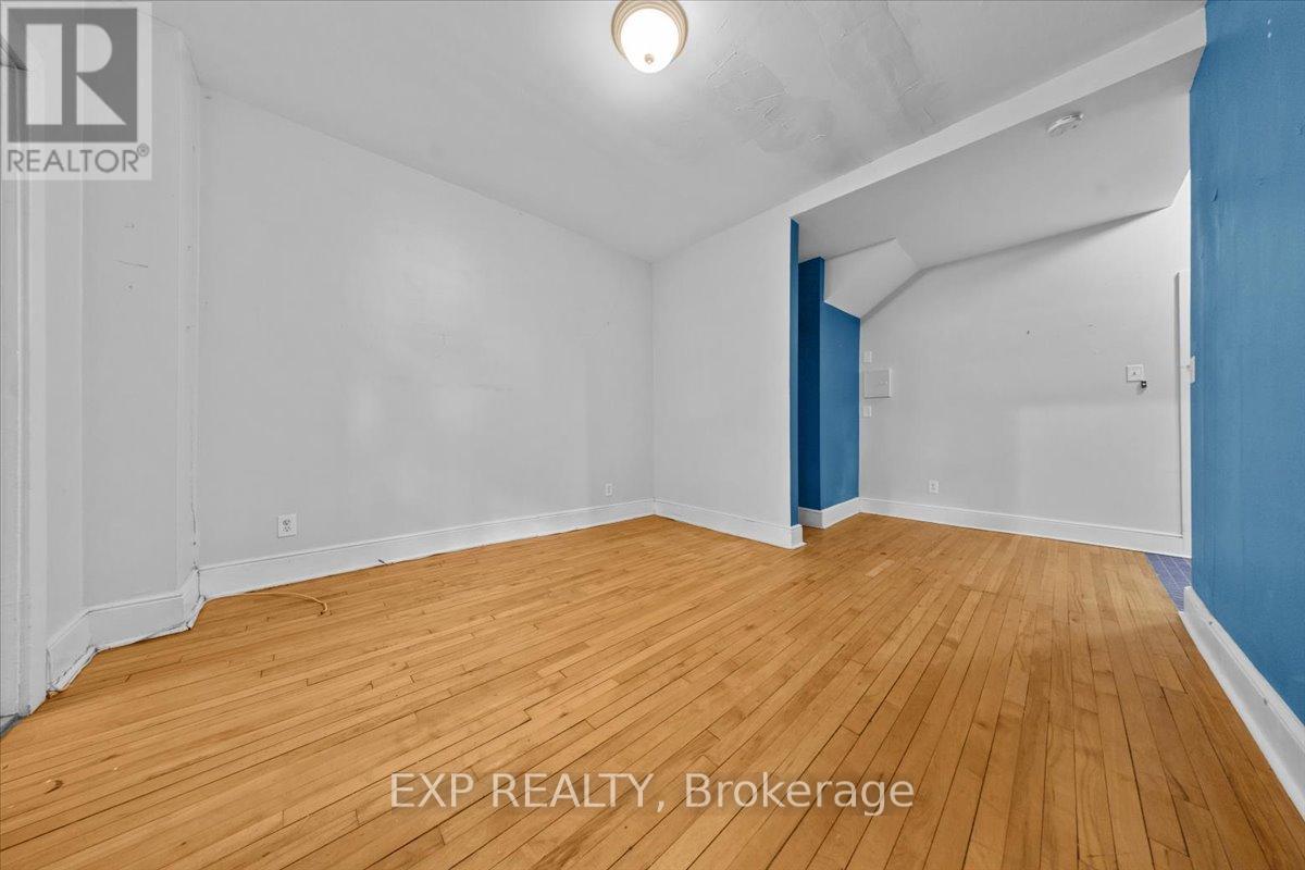 1 - 484 Gilmour Street, Ottawa, Ontario  K1R 5L4 - Photo 11 - X13460674