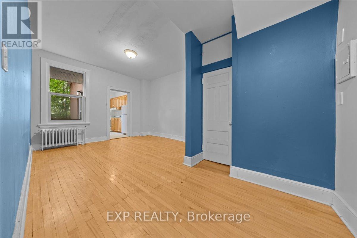 1 - 484 Gilmour Street, Ottawa, Ontario  K1R 5L4 - Photo 7 - X13460674