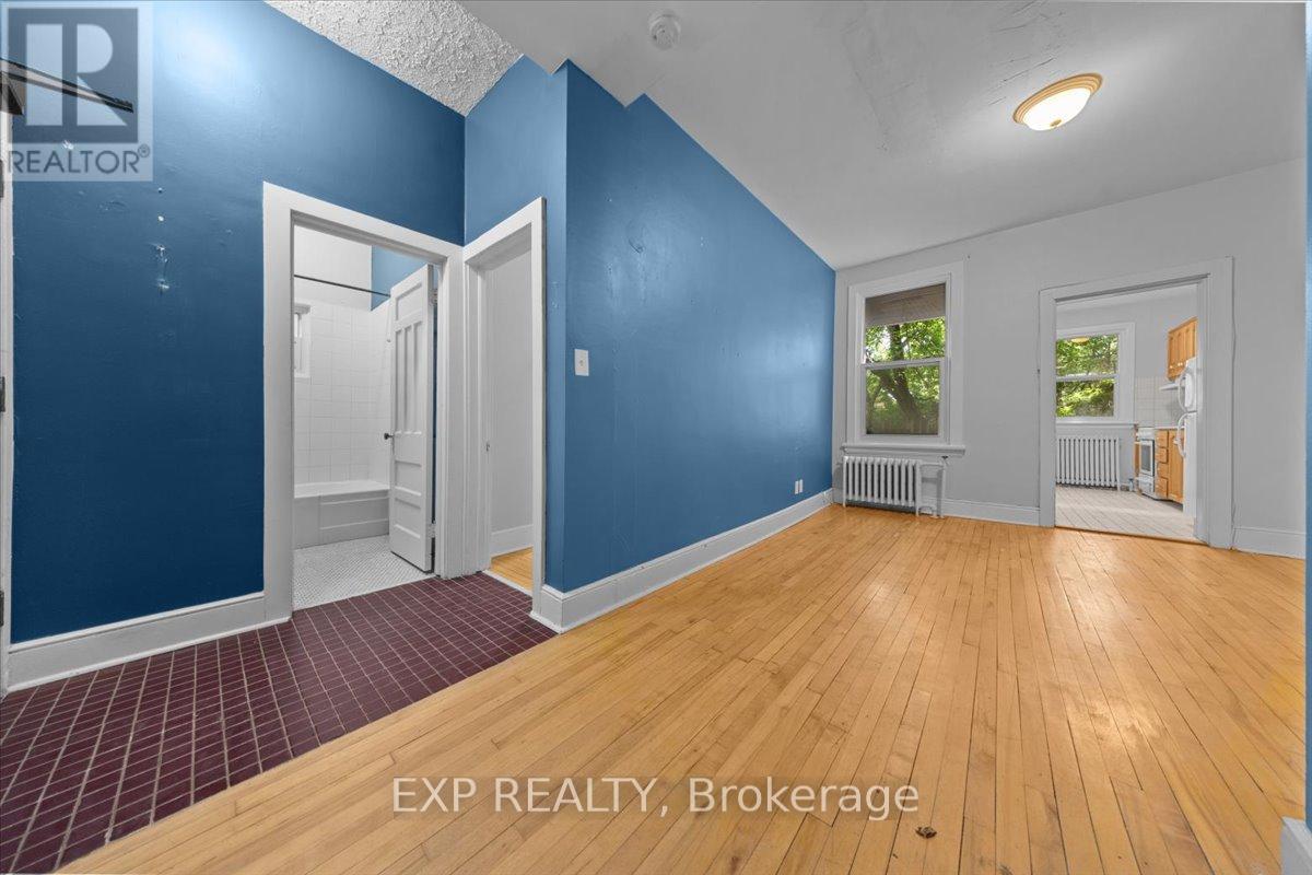 1 - 484 Gilmour Street, Ottawa, Ontario  K1R 5L4 - Photo 8 - X13460674