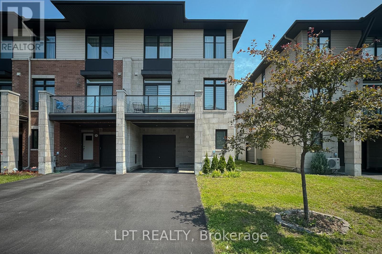 552 LABRADOR CRESCENT, Ottawa, Ontario