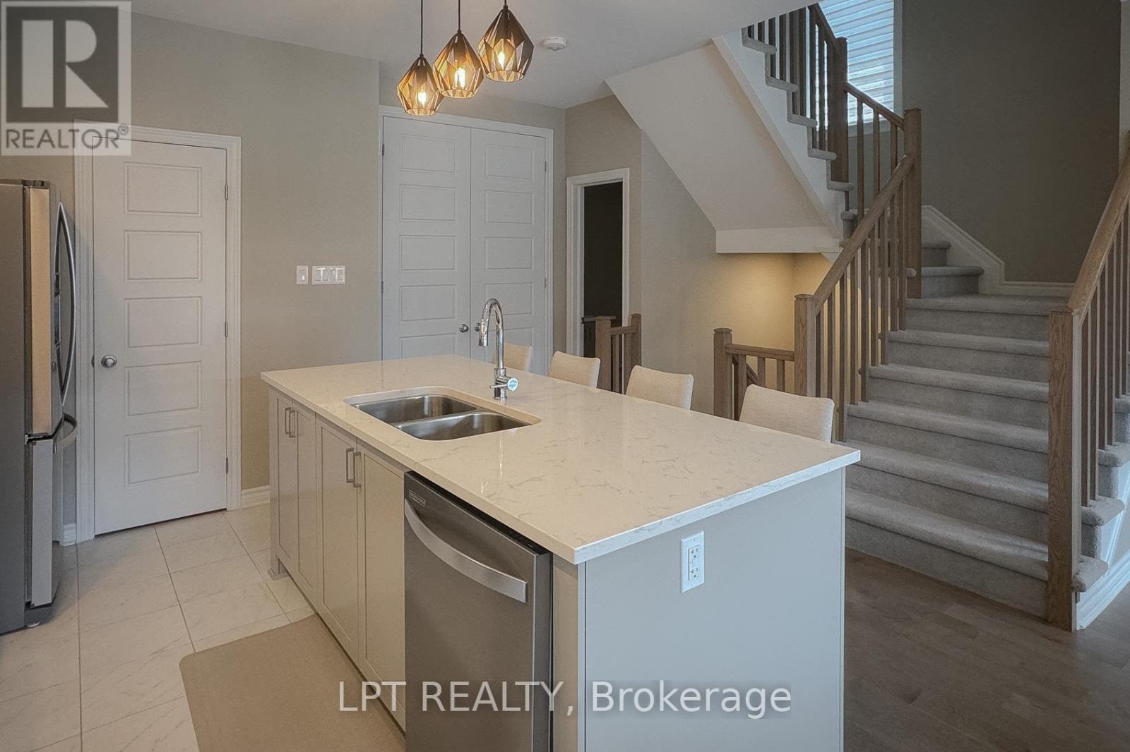 552 Labrador Crescent, Ottawa, Ontario  K1T 0R5 - Photo 11 - X13460800