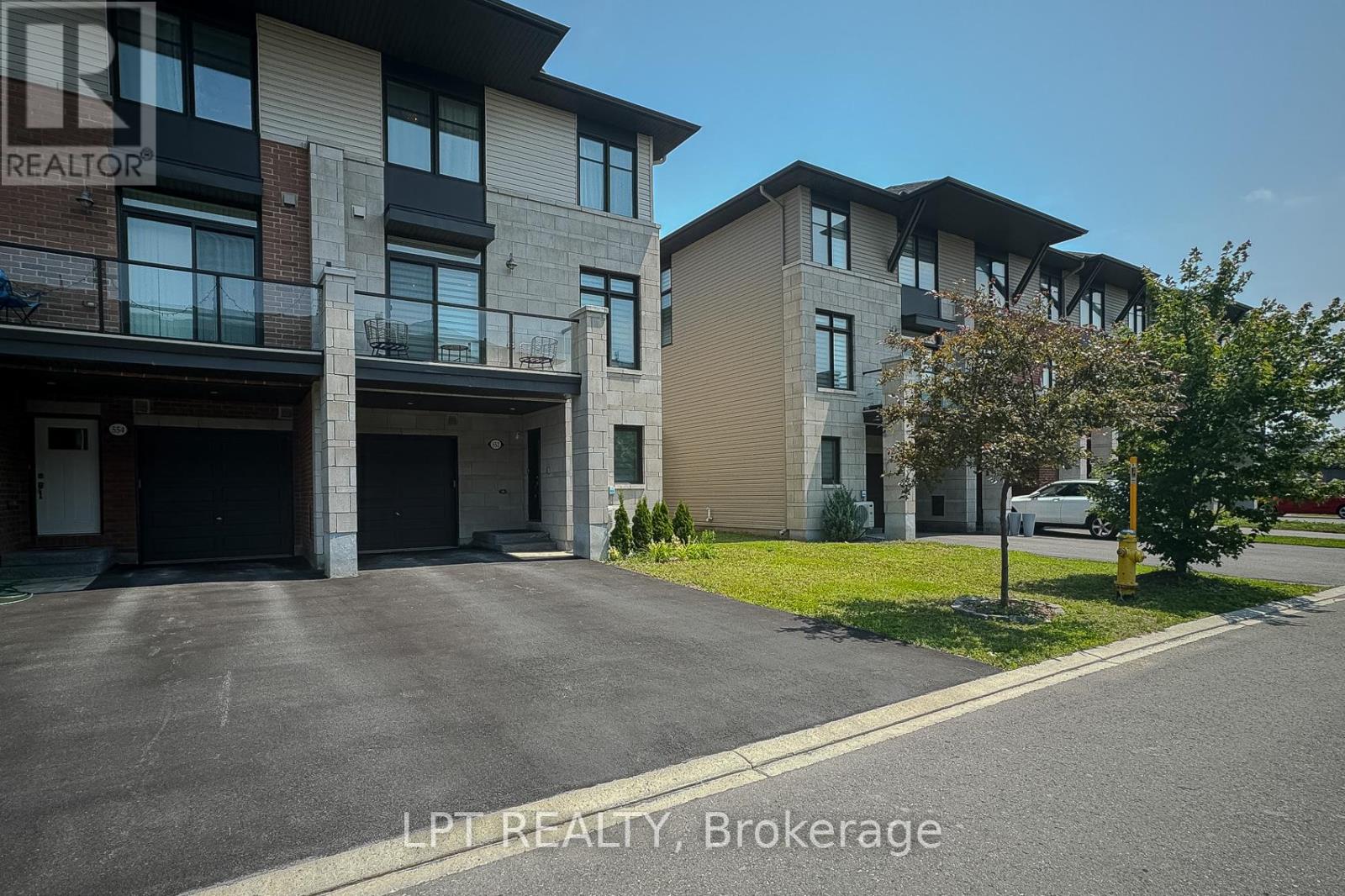 552 Labrador Crescent, Ottawa, Ontario  K1T 0R5 - Photo 2 - X13460800